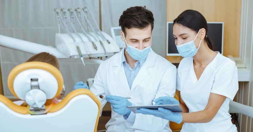 Who is responsible for obtaining informed consent?
